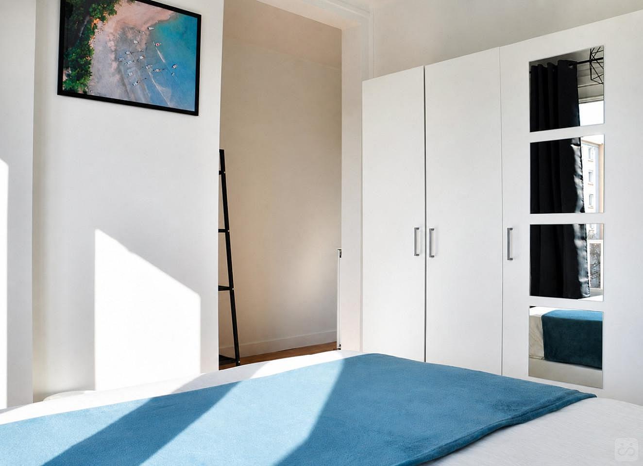 Large Bedroom With Balcony - 15m² - NT1 - 2