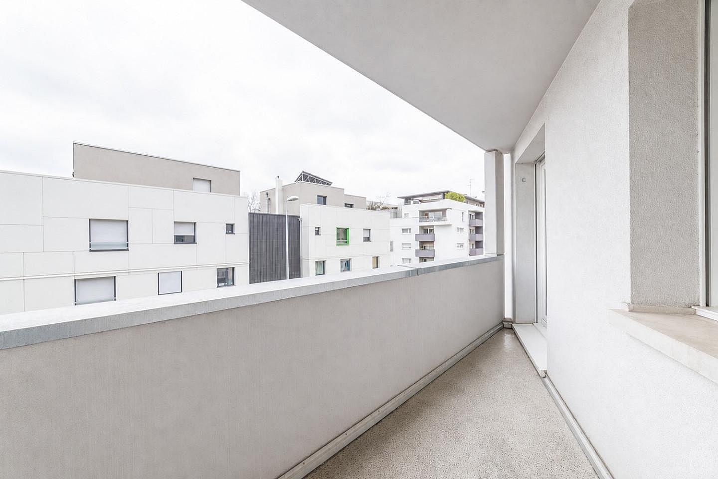Spacious Luminous Room - 23m² - ST61 - 3