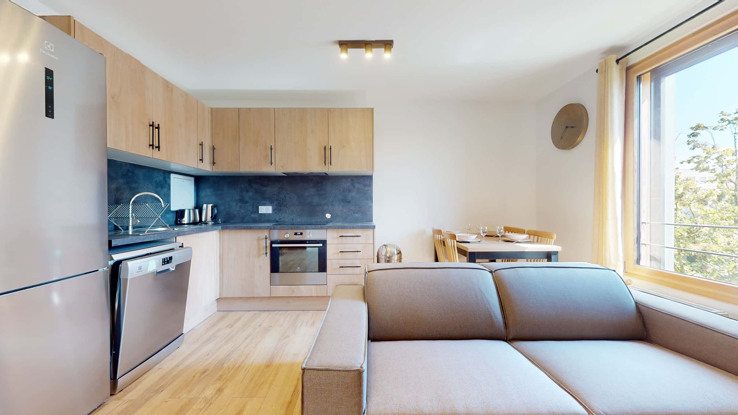  Saint Denis Crèvecoeur - Private Studio (1)  -  Saint Denis Crèvecoeur - Private Studio (1)  - Gallery -  7