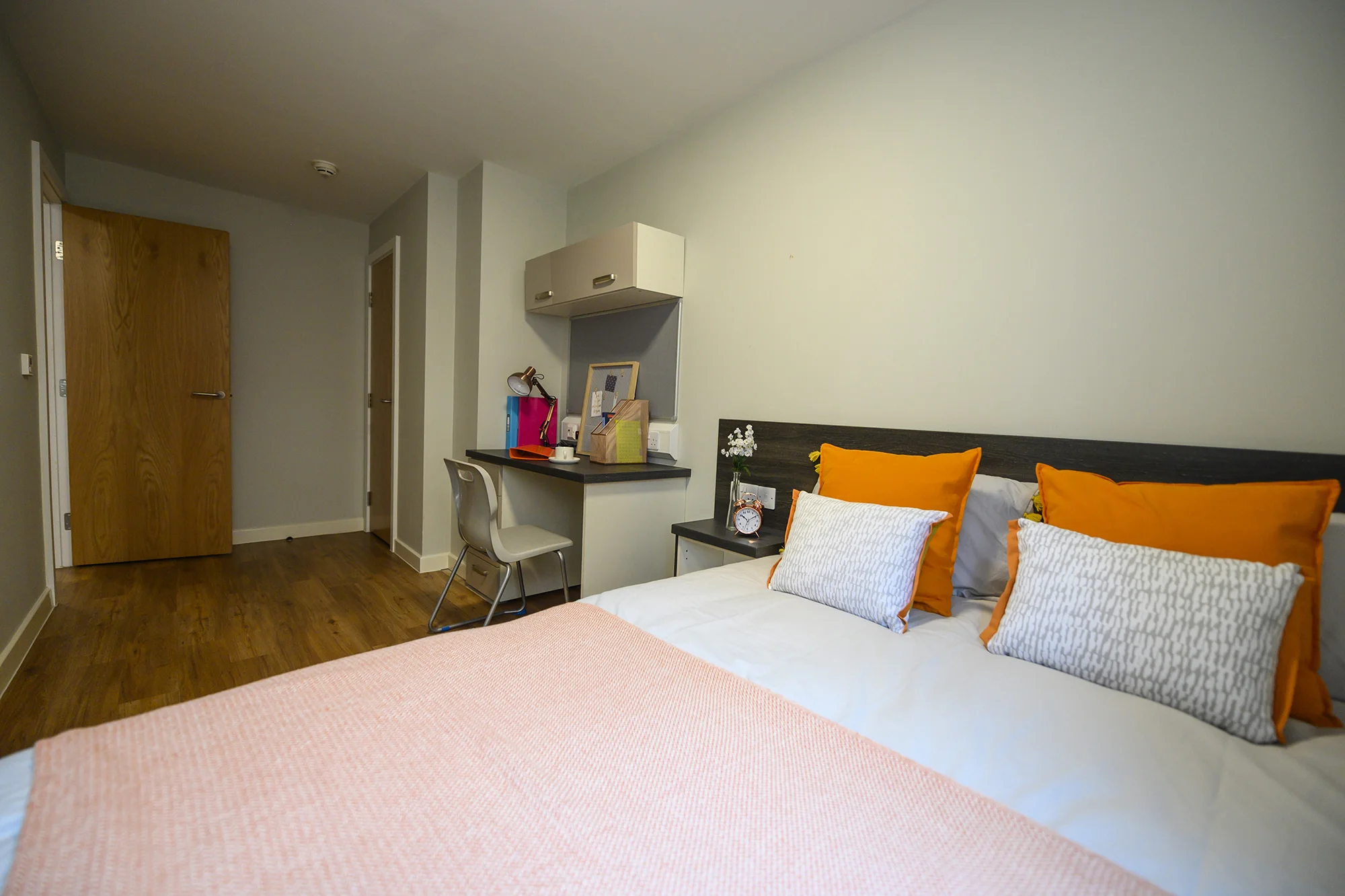  2-Bed Flat - 2 Single Beds  -  Sovereign Newbank  - Gallery -  9