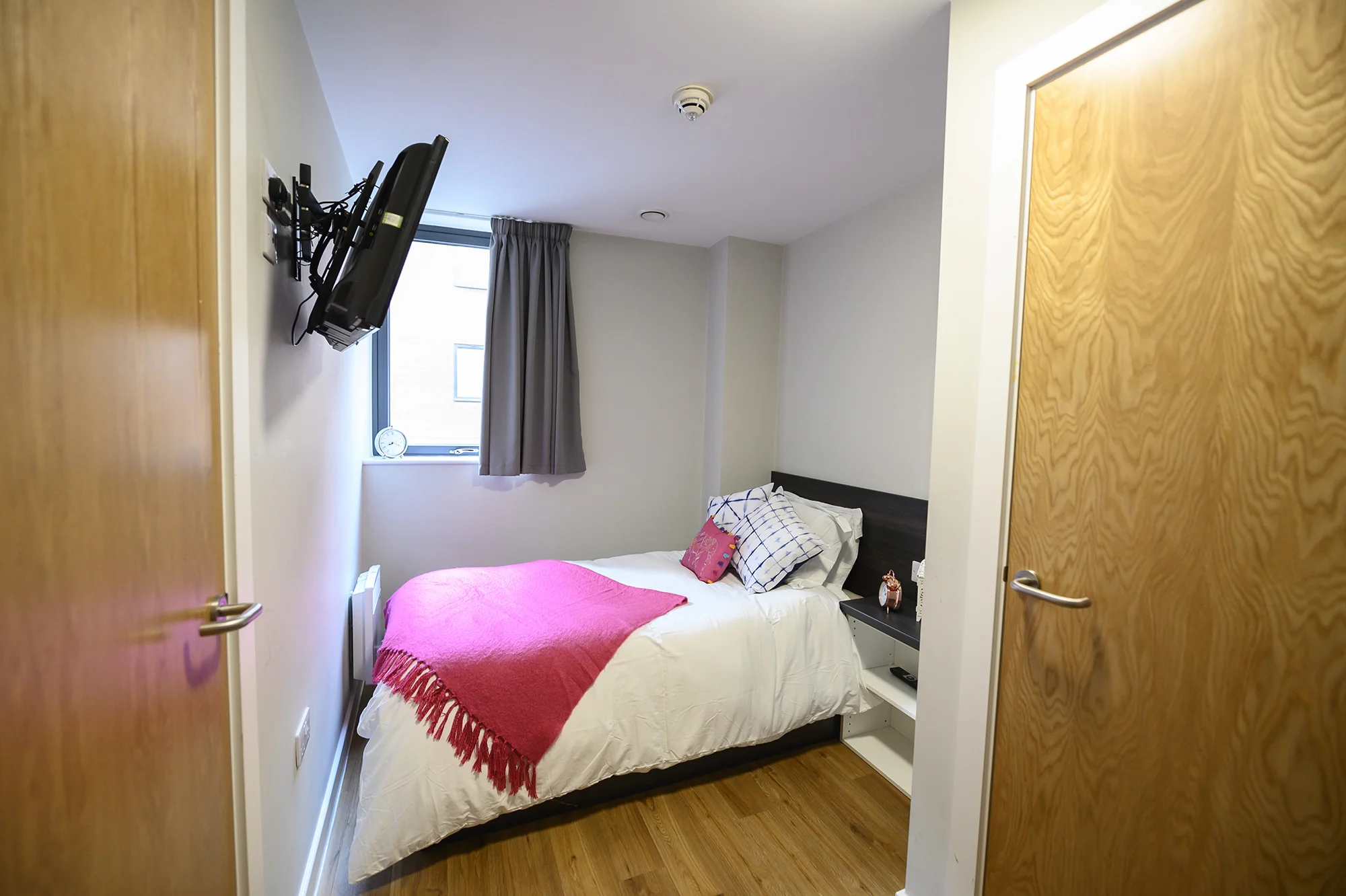  2-Bed Flat - 2 Double Beds  -  Sovereign Newbank  - Gallery -  5
