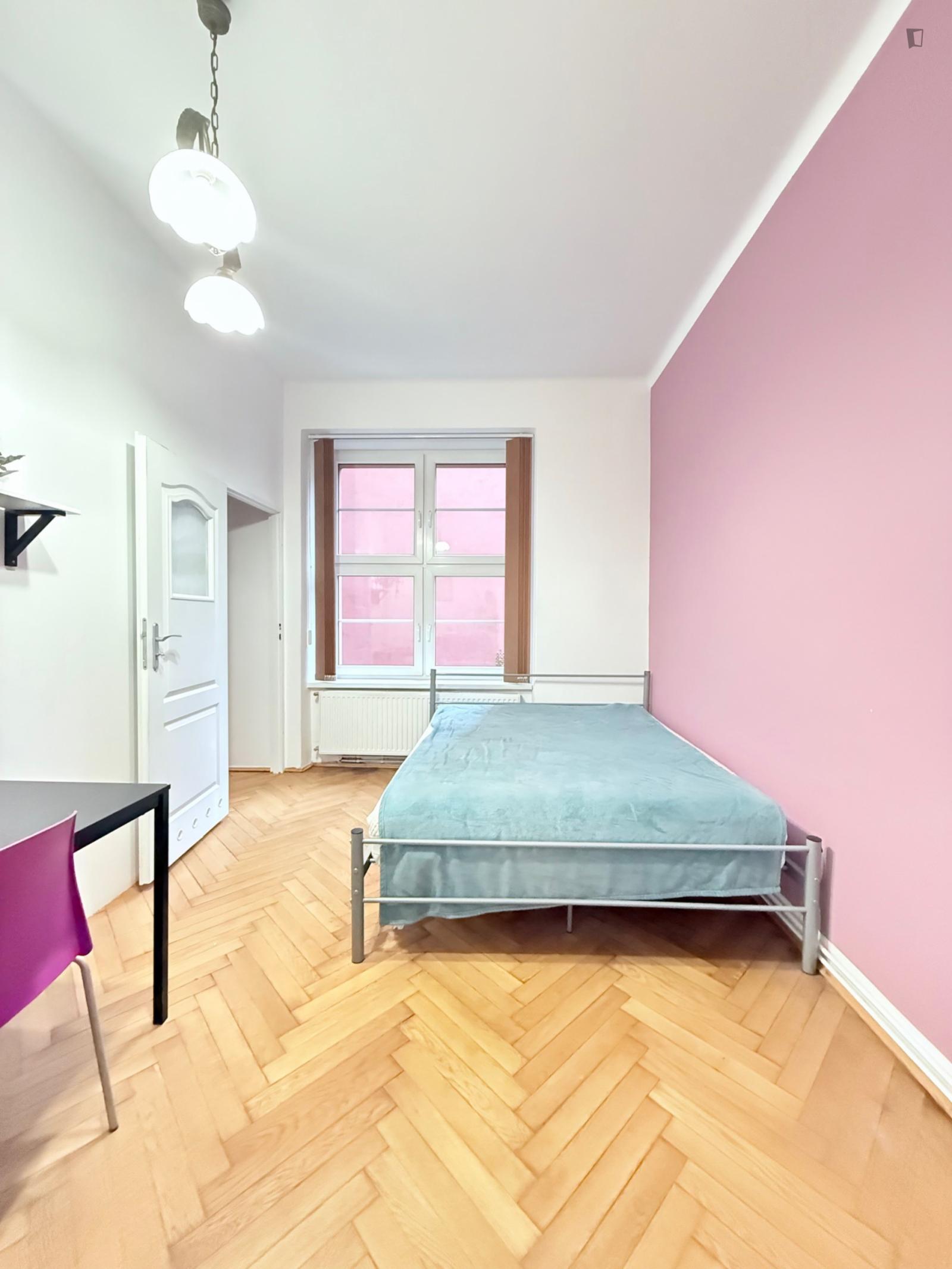  Double Bedroom In 3-Bedroom Apartment With A Balcony In The Center  -  Double bedroom in 3-bedroom apartment with a balcony in the center  - Gallery -  1