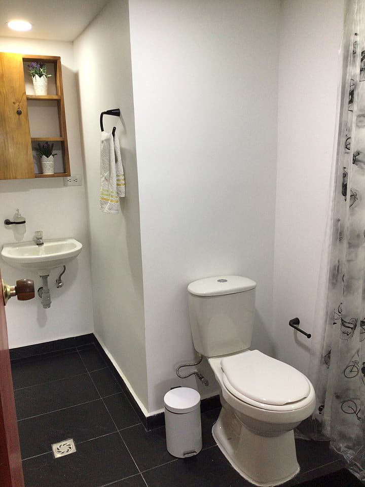  Private Master Bedroom Private Bahroom Walking Closet 201-4  -  Cozy rooms in Laureles  - Gallery -  5