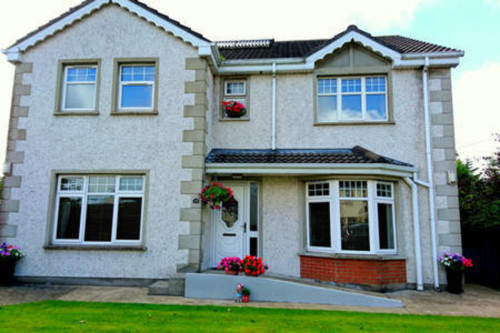 Friendly Home Not Far From The Sea