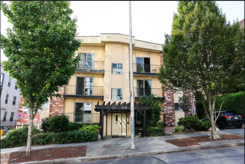 Goss Apartments