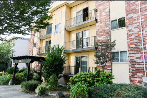 Goss Apartments
