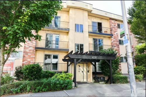 Goss Apartments