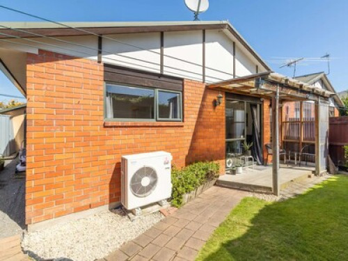 Nice home close to hills+shops