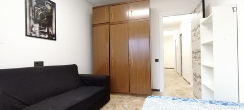 Pleasant single bedroom near the La Alamedilla train station