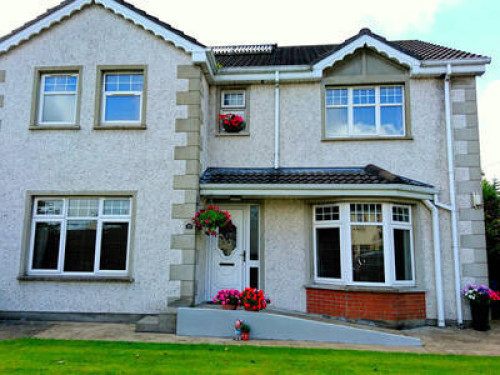 Friendly Home Not Far From The Sea