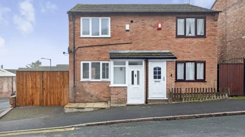 Whole 2 bedrooms apartment in Nottingham