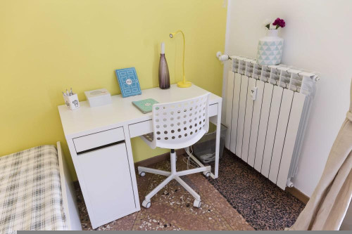 Stanza in Viale Giovanni Vicini