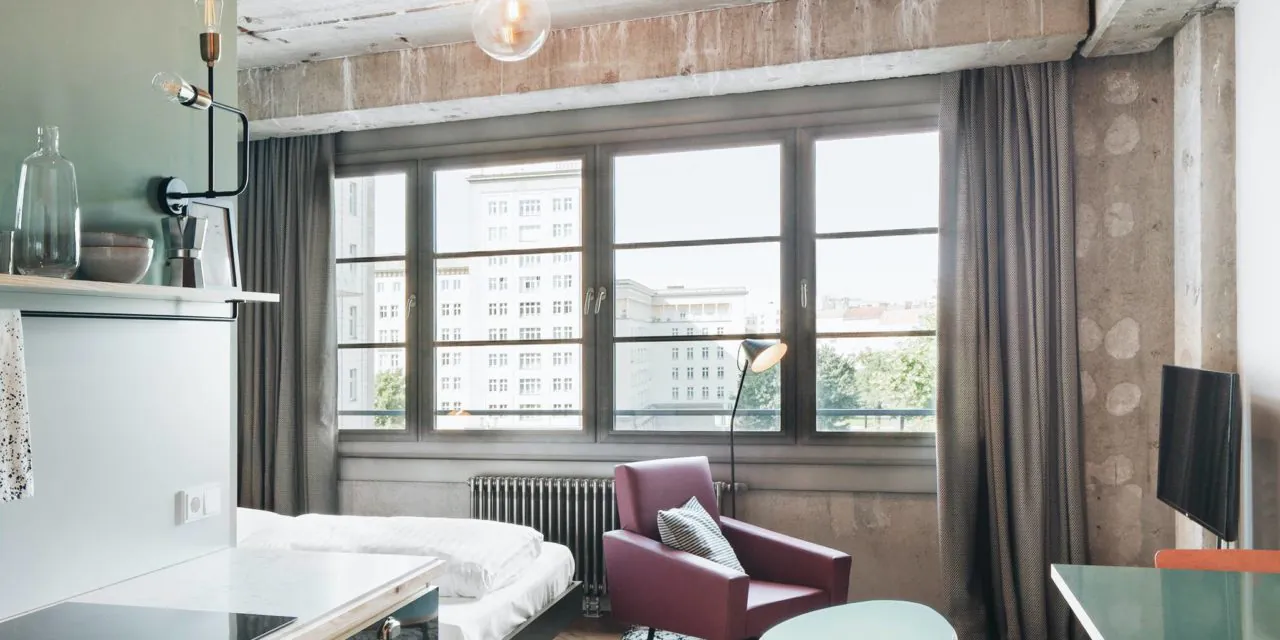  Neon Silver  -  Frankfurter Tor  - Gallery -  7