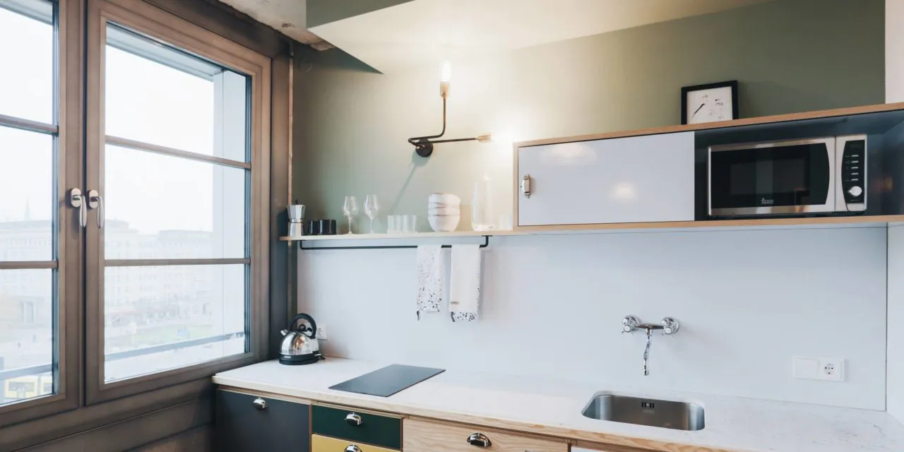 Neon Silver - Frankfurter Tor - Gallery - 1