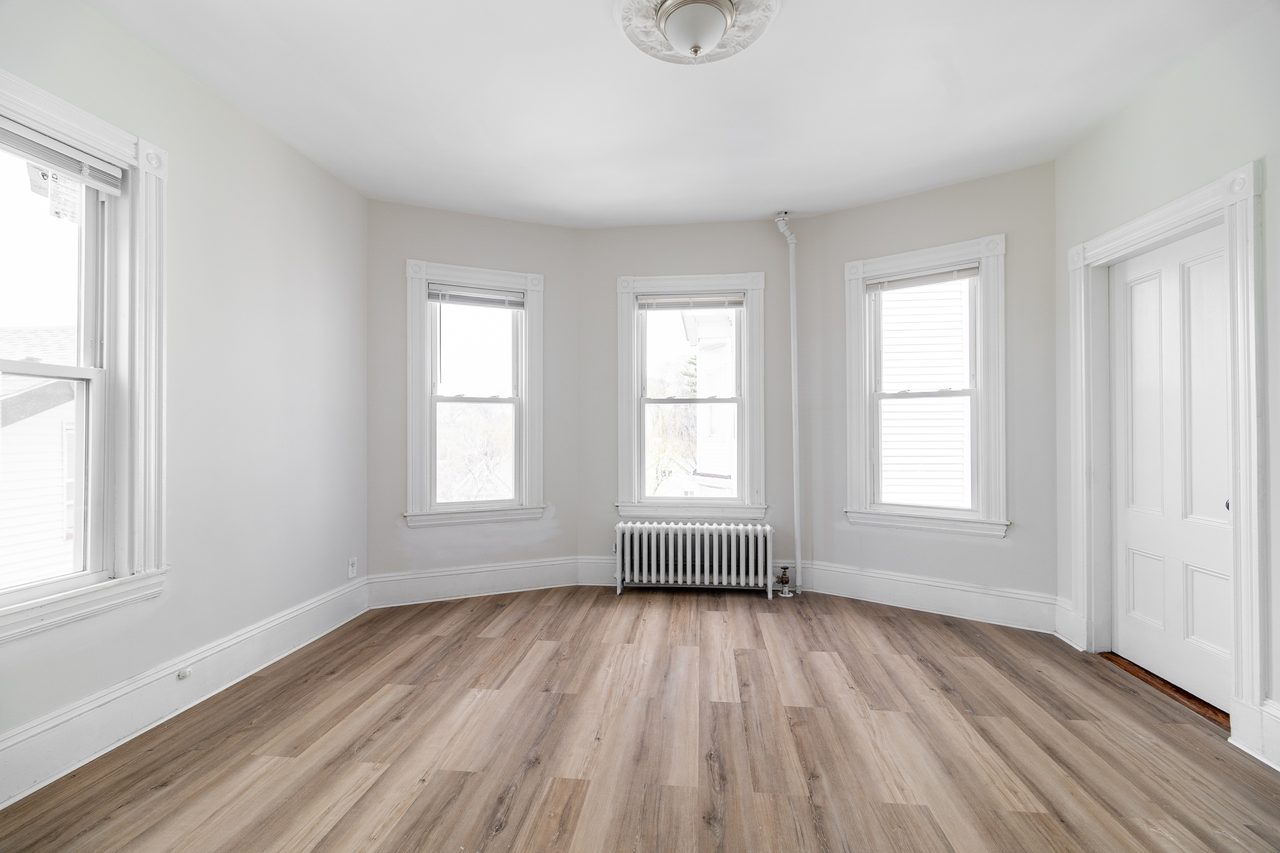  #1851: Fort Hill - Queen Bedroom C  -  #1851: Fort Hill  - Gallery -  9