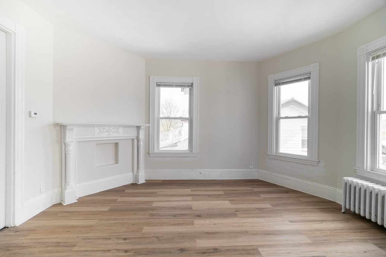  #1851: Fort Hill - Queen Bedroom C  -  #1851: Fort Hill  - Gallery -  10