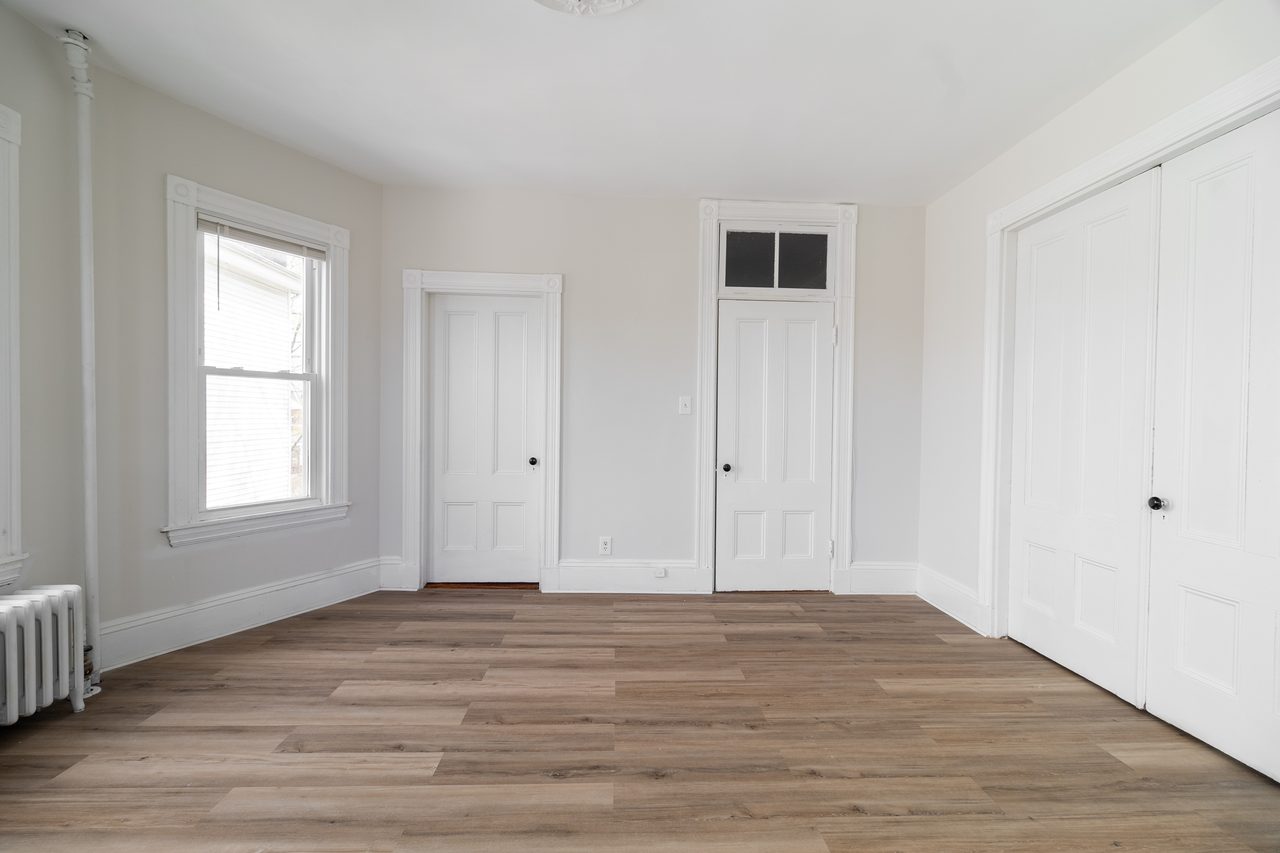  #1851: Fort Hill - Queen Bedroom C  -  #1851: Fort Hill  - Gallery -  11