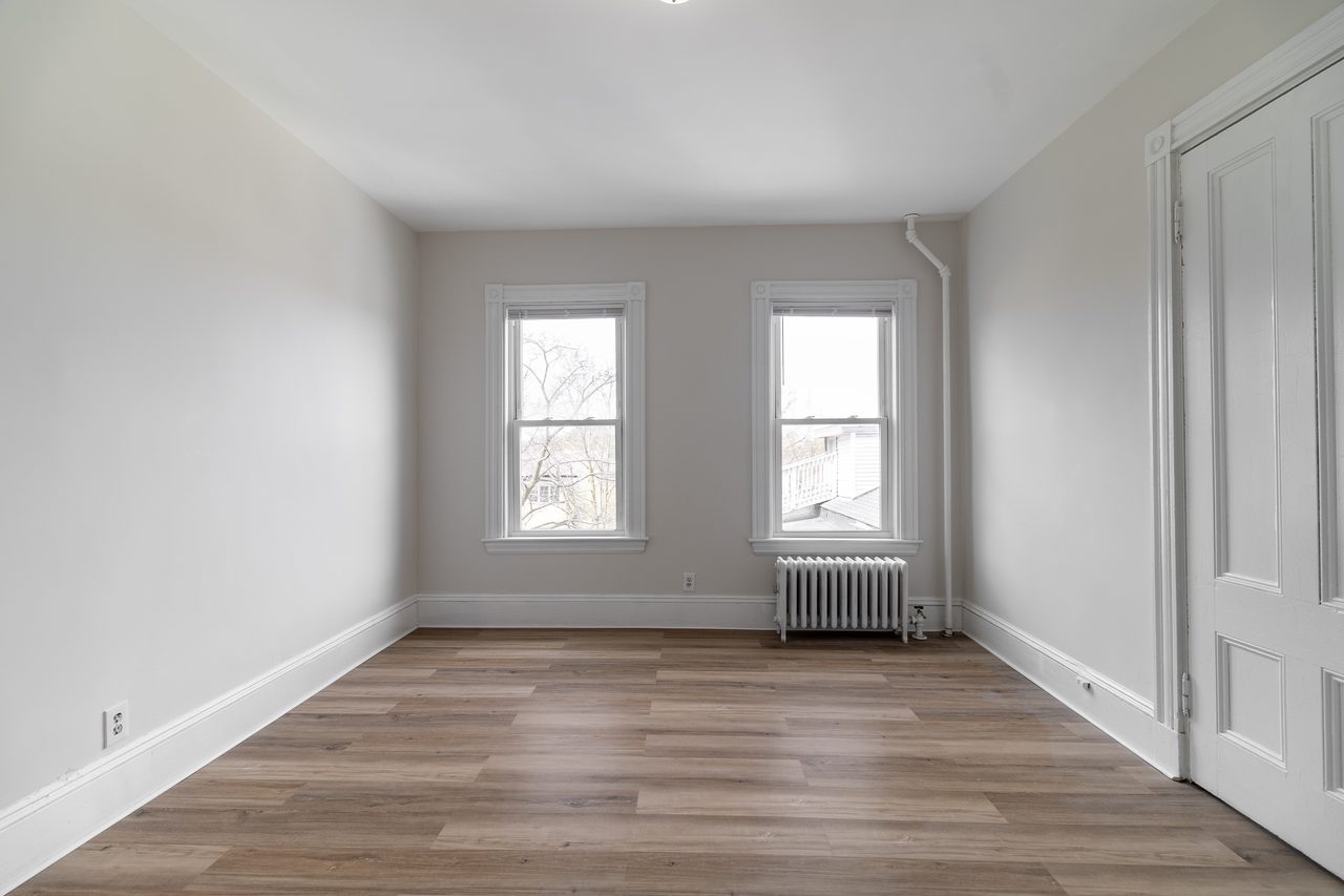  #1851: Fort Hill - Queen Bedroom B  -  #1851: Fort Hill  - Gallery -  2