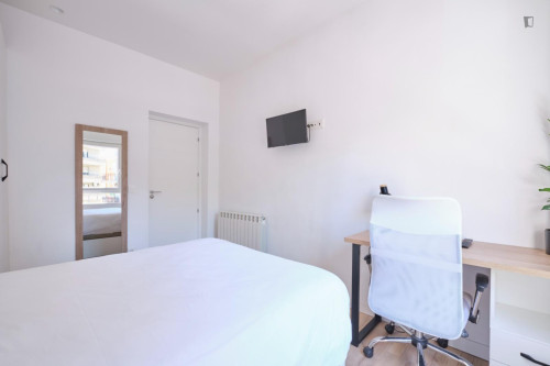 Double bedroom with cleaning service - Gallery - 5