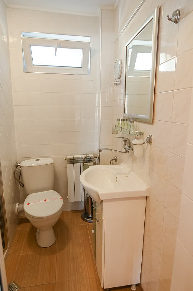  Private Shared Bathroom  -  Engaging Coliving Retreat with Mountain Views Residence  - Gallery -  31