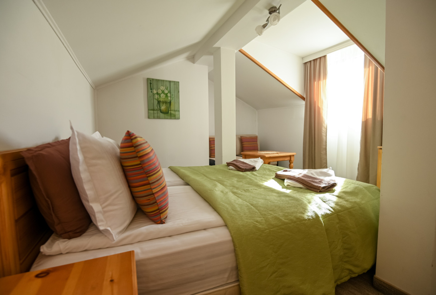  Private Ensuite  -  Engaging Coliving Retreat with Mountain Views Residence  - Gallery -  14
