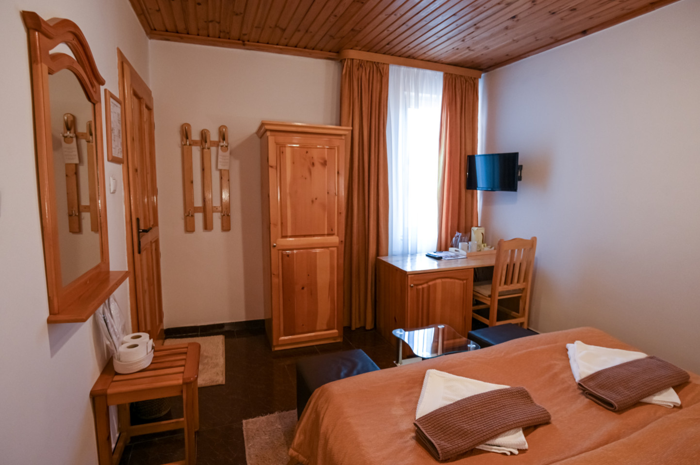  Private Ensuite  -  Engaging Coliving Retreat with Mountain Views Residence  - Gallery -  22