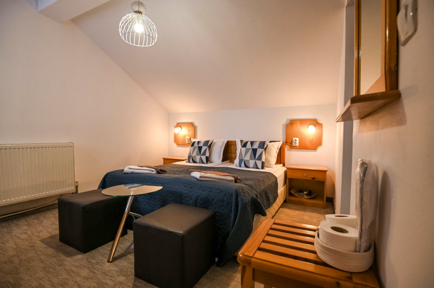  Private Ensuite  -  Engaging Coliving Retreat with Mountain Views Residence  - Gallery -  5