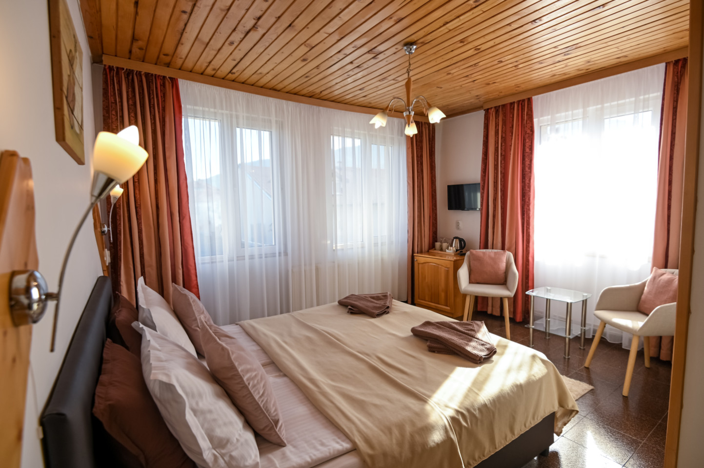  Private Ensuite  -  Engaging Coliving Retreat with Mountain Views Residence  - Gallery -  17