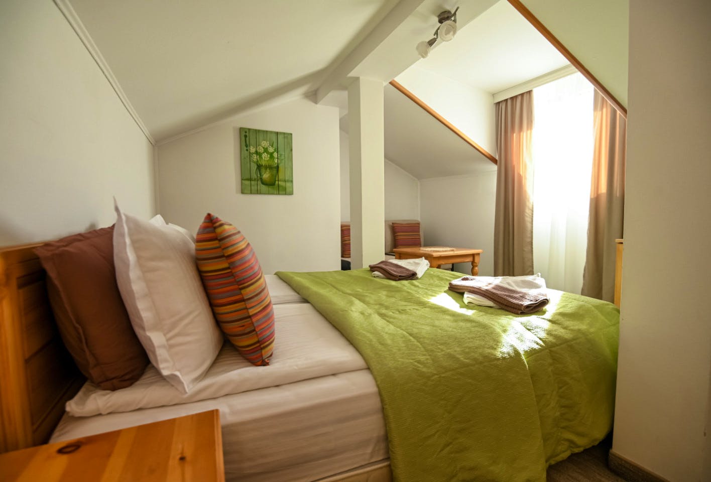  Private Ensuite  -  Engaging Coliving Retreat with Mountain Views Residence  - Gallery -  3