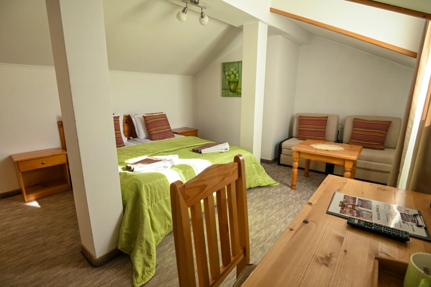  Private Ensuite  -  Engaging Coliving Retreat with Mountain Views Residence  - Gallery -  4
