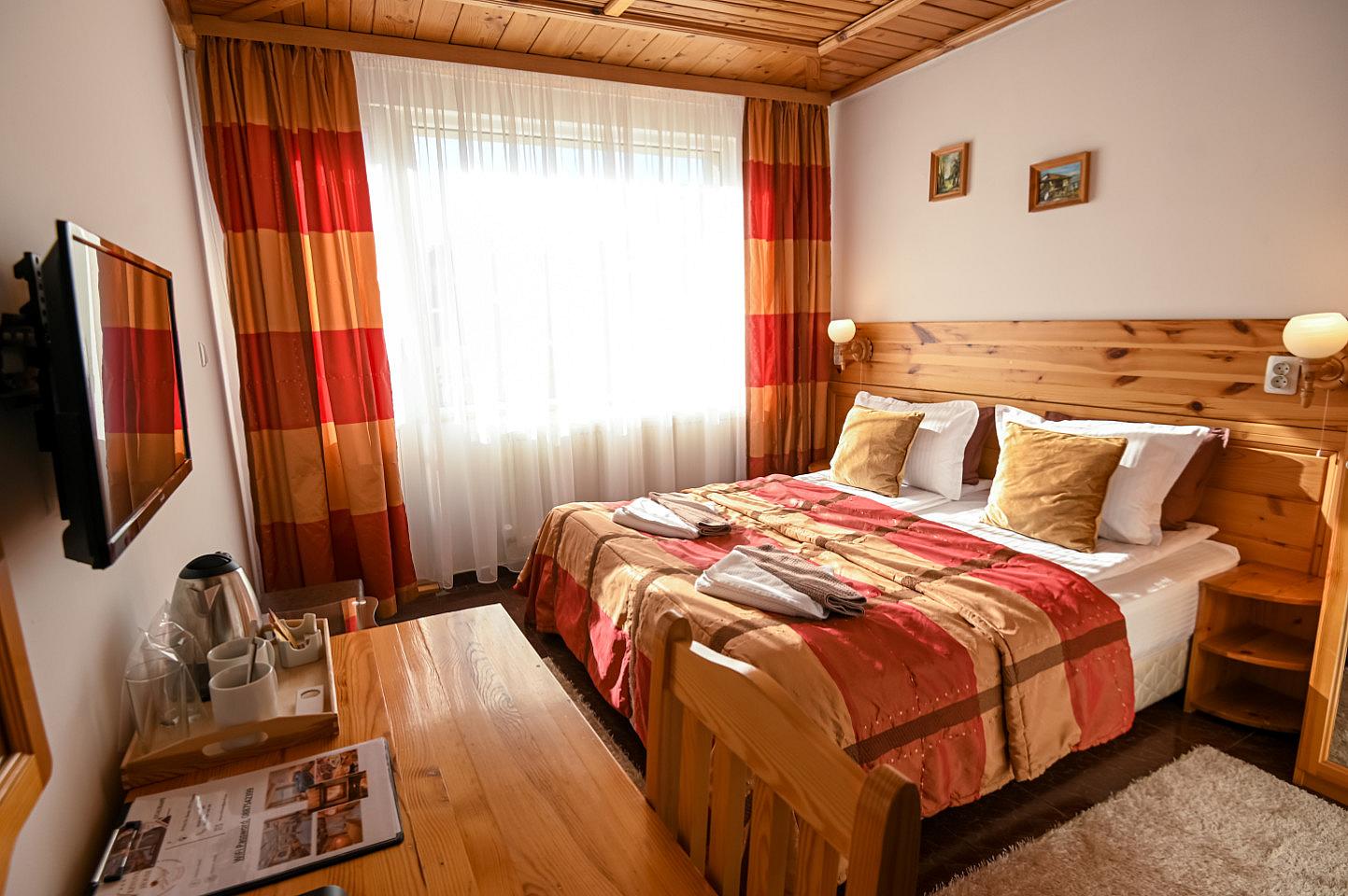  Premium Ensuite  -  Engaging Coliving Retreat with Mountain Views Residence  - Gallery -  27