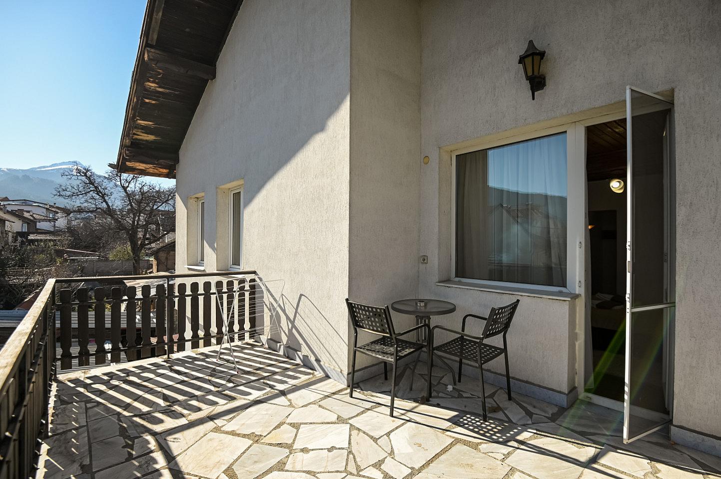  Premium Ensuite  -  Engaging Coliving Retreat with Mountain Views Residence  - Gallery -  20
