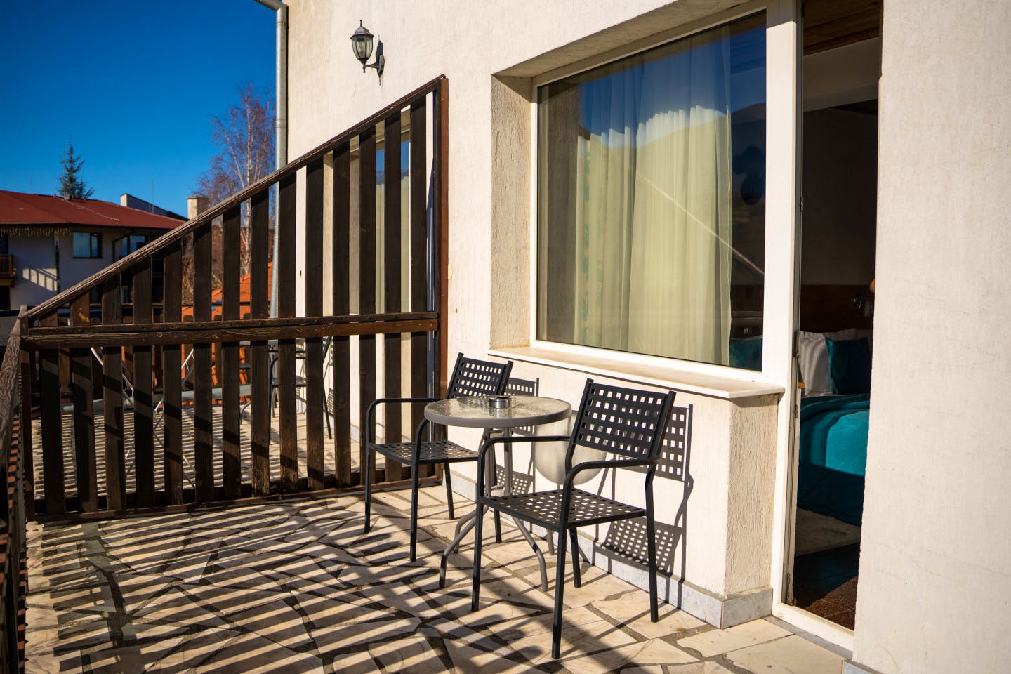  Premium Ensuite  -  Engaging Coliving Retreat with Mountain Views Residence  - Gallery -  5