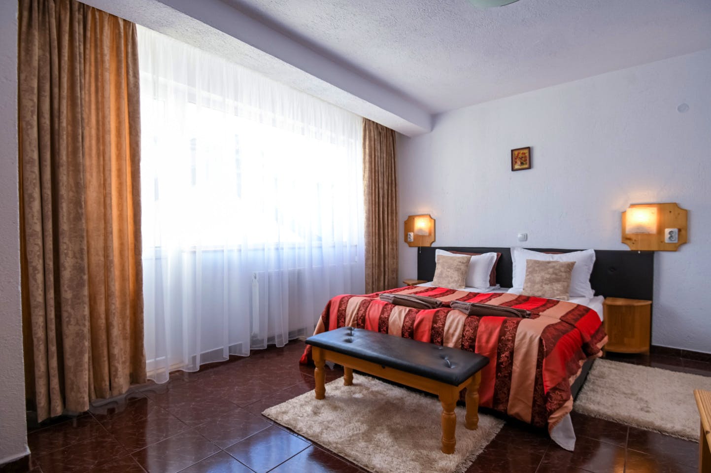  Apartment With Living Room (4 Guests)  -  Engaging Coliving Retreat with Mountain Views Residence  - Gallery -  3