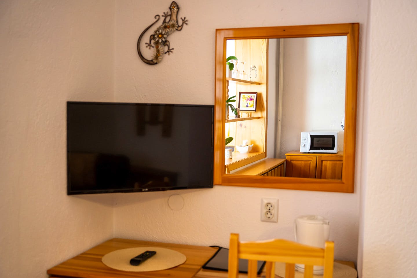  Apartment With Living Room (4 Guests)  -  Engaging Coliving Retreat with Mountain Views Residence  - Gallery -  7