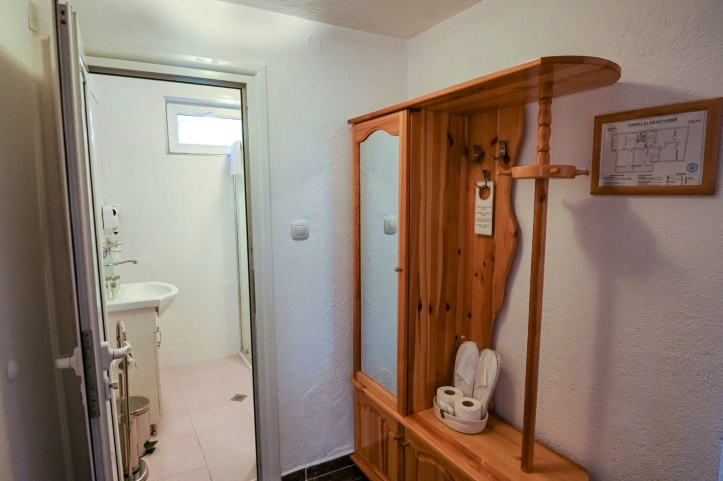  Apartment With Living Room (4 Guests)  -  Engaging Coliving Retreat with Mountain Views Residence  - Gallery -  8