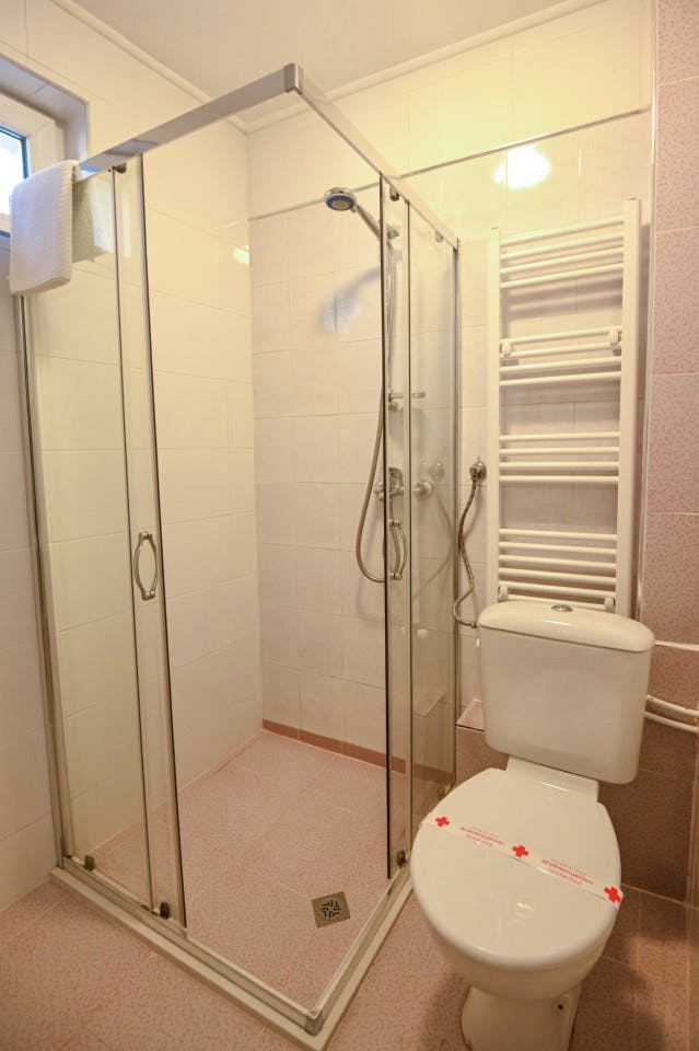  Apartment With Living Room (4 Guests)  -  Engaging Coliving Retreat with Mountain Views Residence  - Gallery -  9