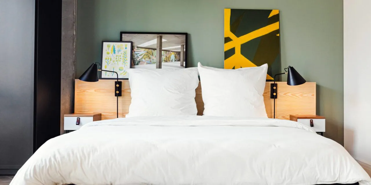 Neon Gold - Mitte-Wedding - Gallery - 1