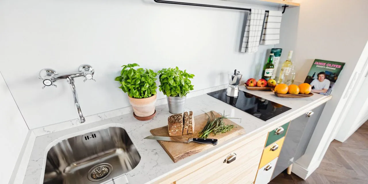 Neon Gold Balcony - Mitte-Wedding - Gallery - 2