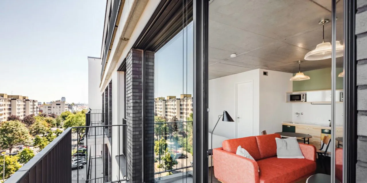  Neon Gold Balcony  -  Mitte-Wedding  - Gallery -  4