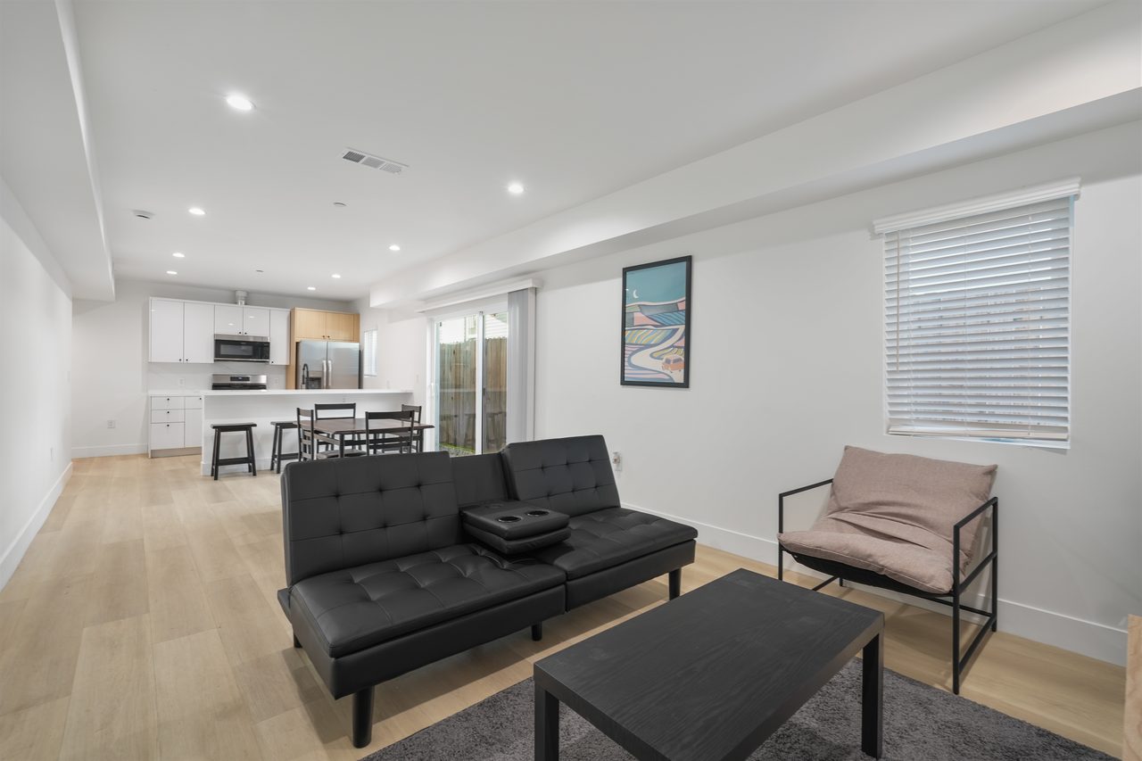 #1858: Hollywood - Queen Bedroom A W/Private Bathroom - 9