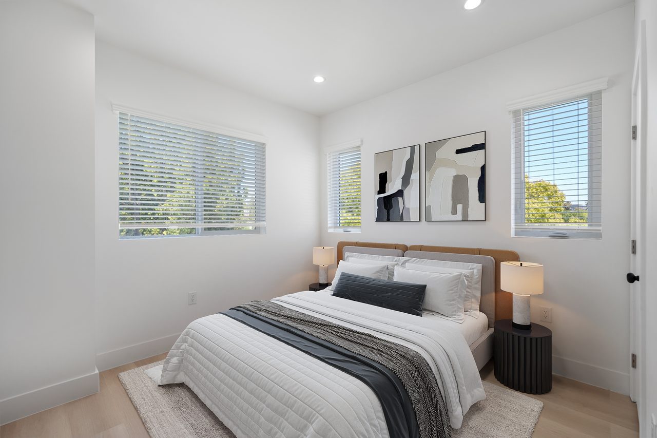 #1857: Hollywood - Queen Bedroom B - #1857: Hollywood - Gallery - 1