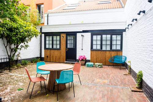 Charming 12-Bedroom Vintage Retreat in Vibrant Etterbeek