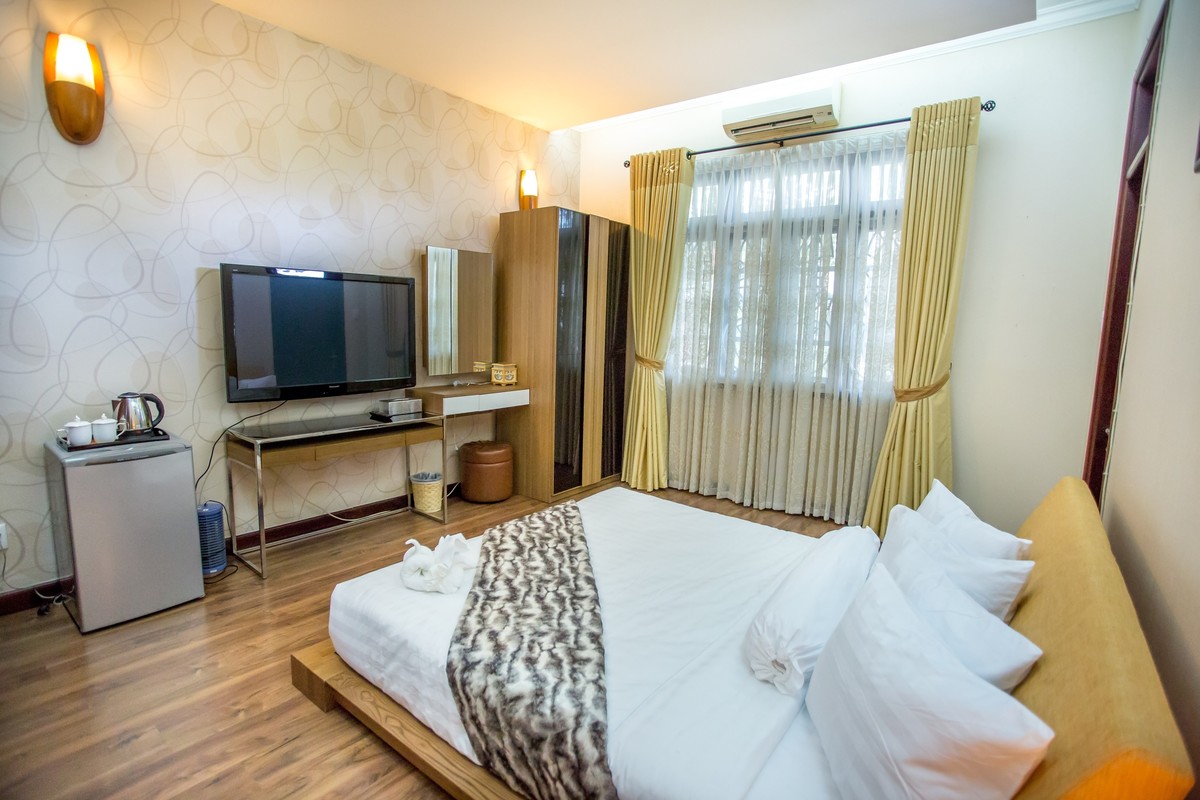  Master Bedroom With Balcony (Full Room)  -  Homestay with Saigonese at MH Villa  - Gallery -  1