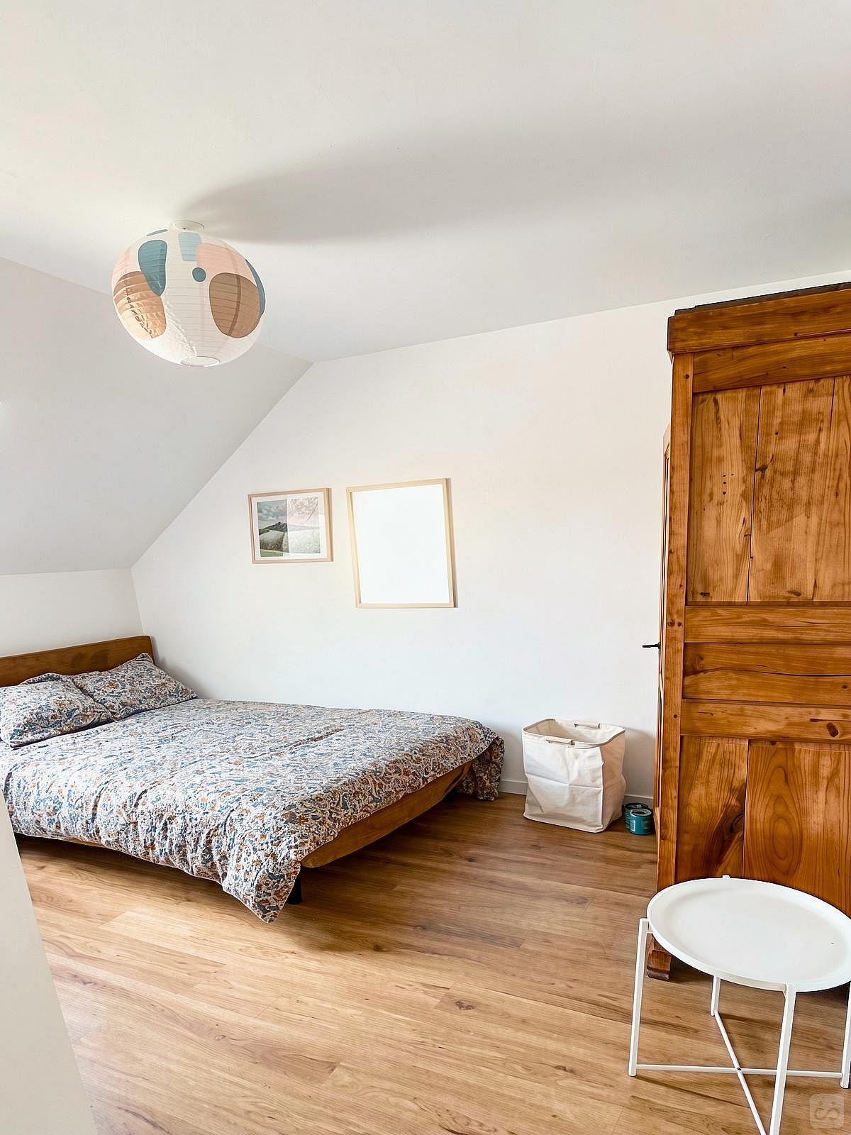 Bedroom With Private Bathroom - La Libération Home - Gallery - 14