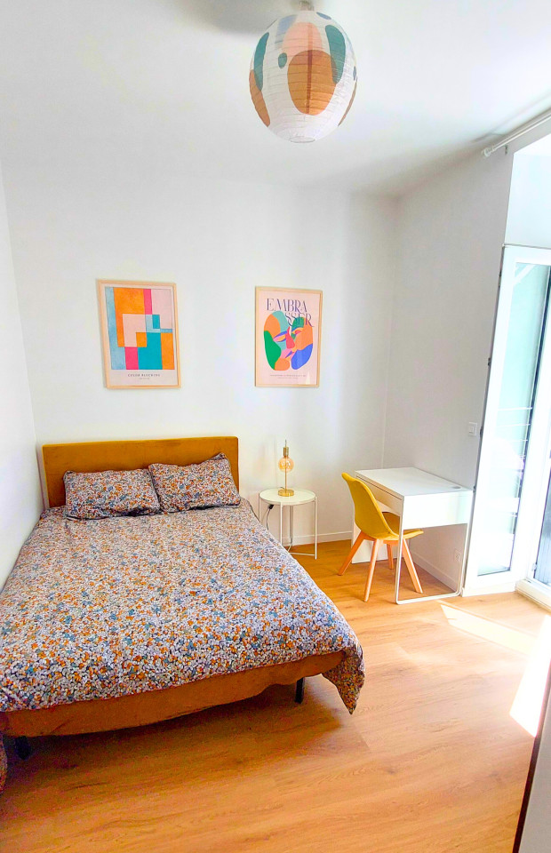 Bedroom With Private South-Facing Terrace - La Libération Home - Gallery - 8