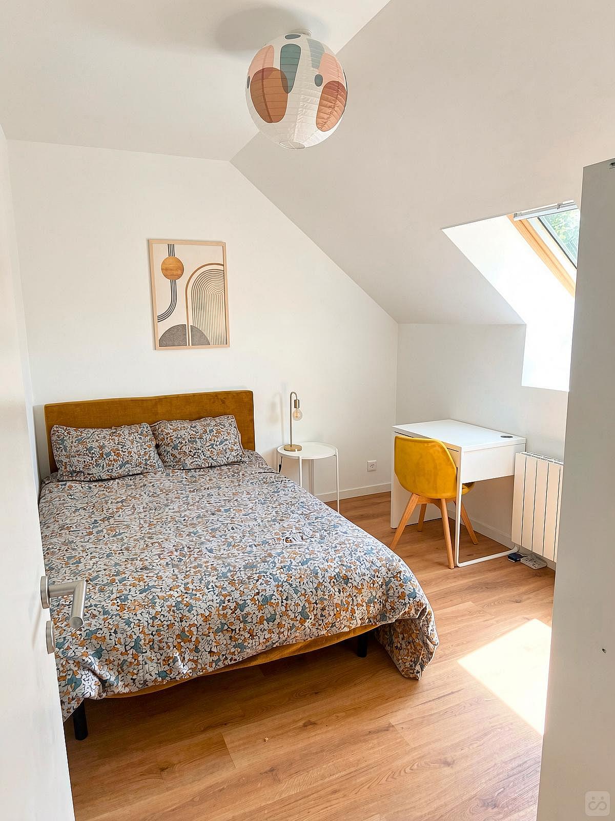 Classic Bedroom - La Libération Home - Gallery - 13