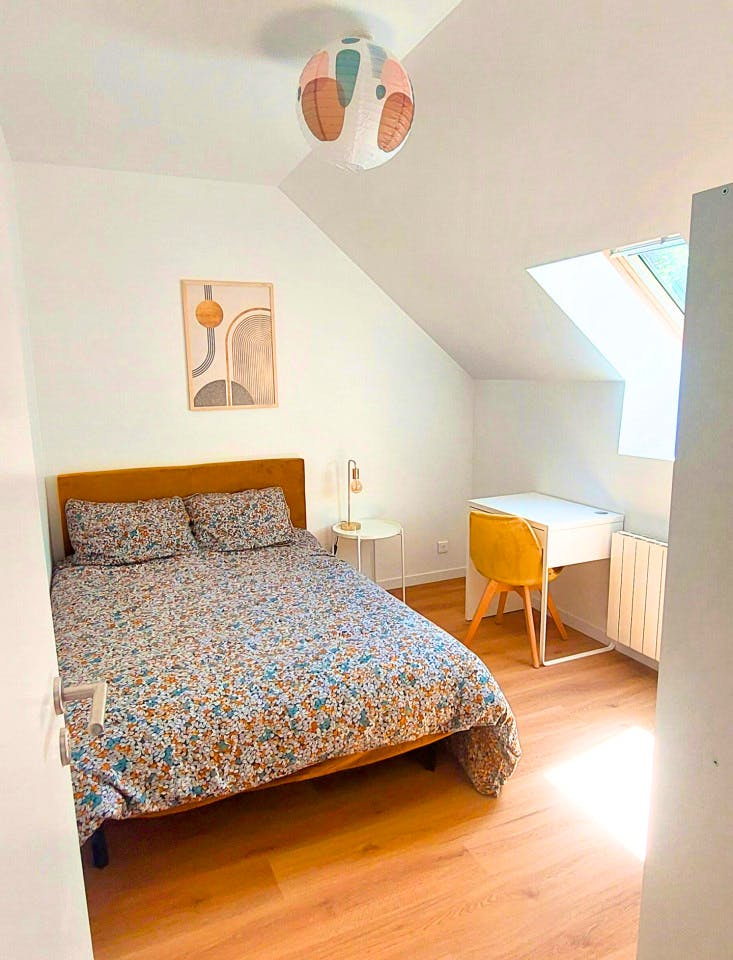 Classic Bedroom - La Libération Home - Gallery - 2