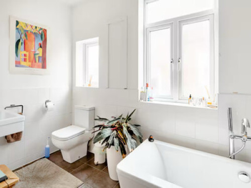 large-room-in-spacious-house-gdn-manchester-163210327120250429060842AM