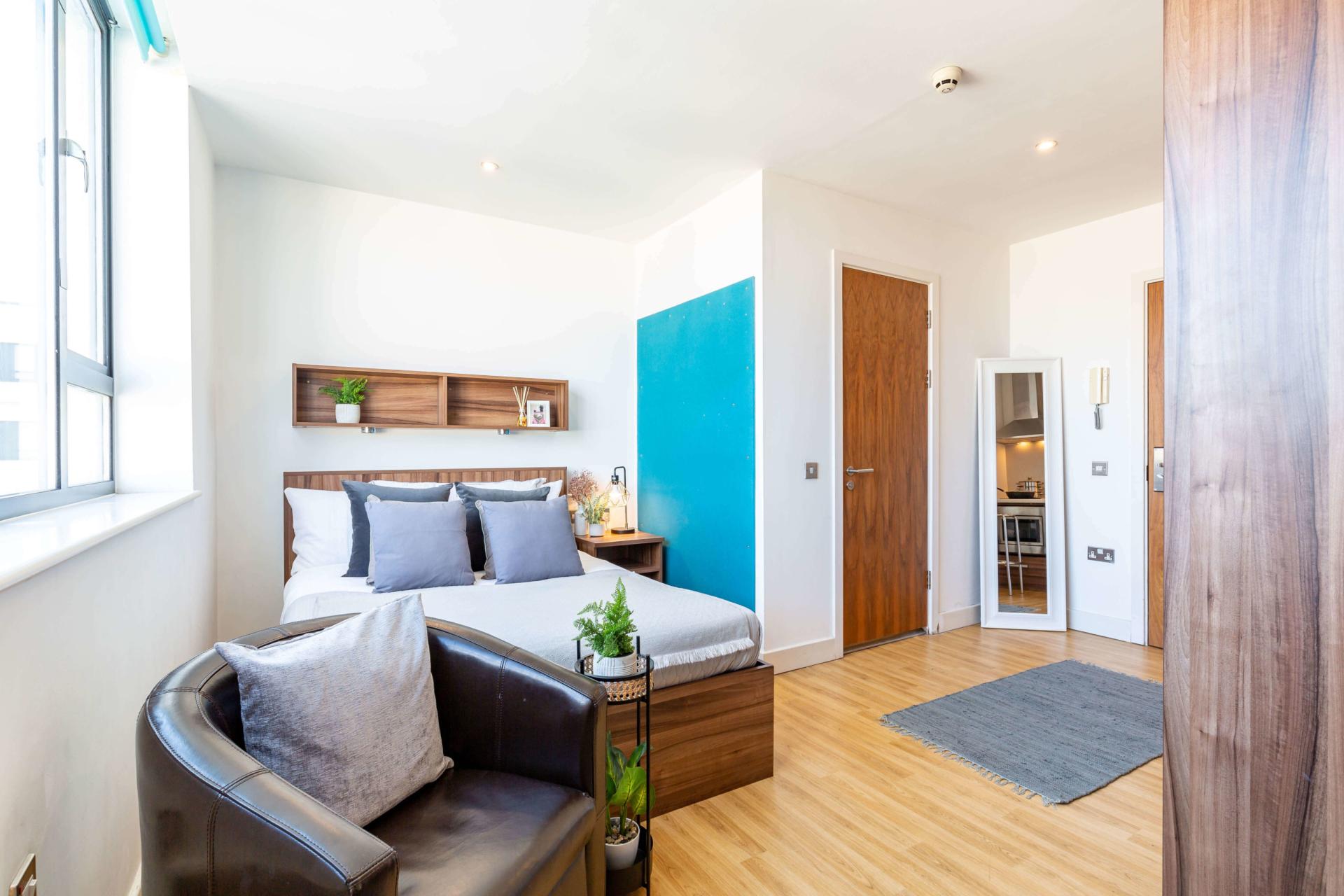  Medium Studio  -  King Square Studios  - Gallery -  3